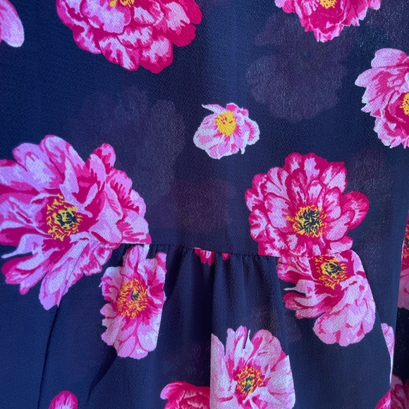 Mud pie Navy floral top Sz M - Picture 4 of 4